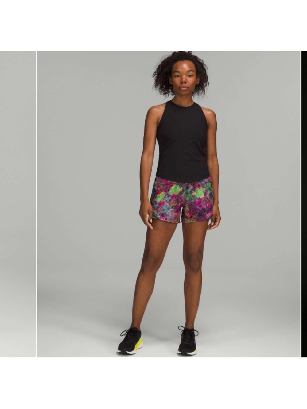 Lululemon Hotty Hot Low-Rise Lined Short 2.5” in Vivid Floral Tone Multi Size 6